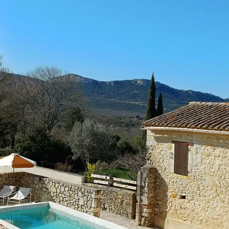 Gæstehus Les Garcons De L' Ete, Entre Uzes Et Cevennes Bouquet