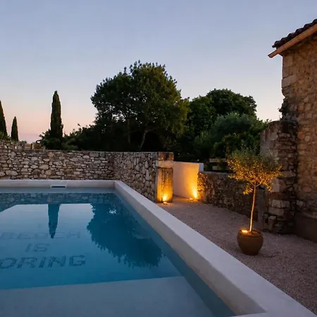 Les Garcons De L' Ete, Entre Uzes Et Cevennes 招待所 4*