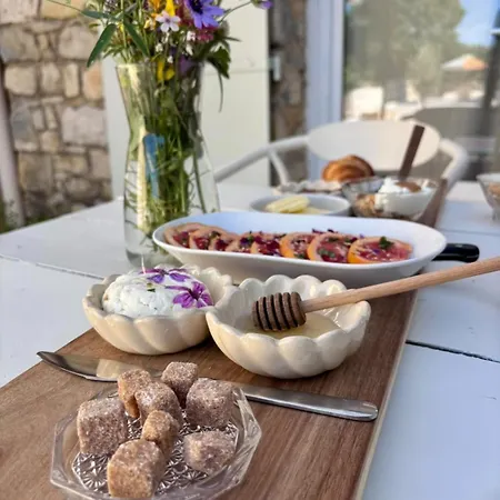 Les Garcons De L' Ete, Entre Uzes Et Cevennes 4* Bouquet